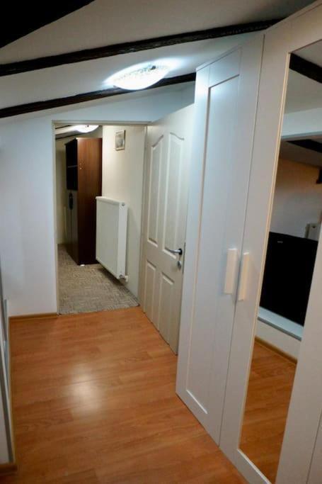 2-Room Cozy Retreat Near City Center บูคาเรสต์ ภายนอก รูปภาพ